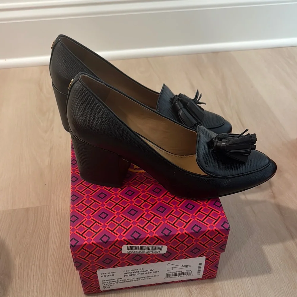 Women's Black Tassel Loafer Flats